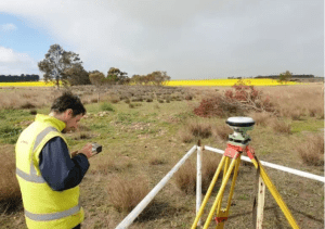 Nhân viên trắc địa
